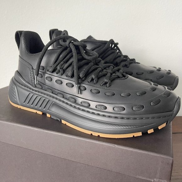 [Bottega Veneta] Bottega Veneta Speedster Low Cut Leather Sneakers 584397 Black 36 1/2 [Used] [Authenticated and Guaranteed Authentic] 205948